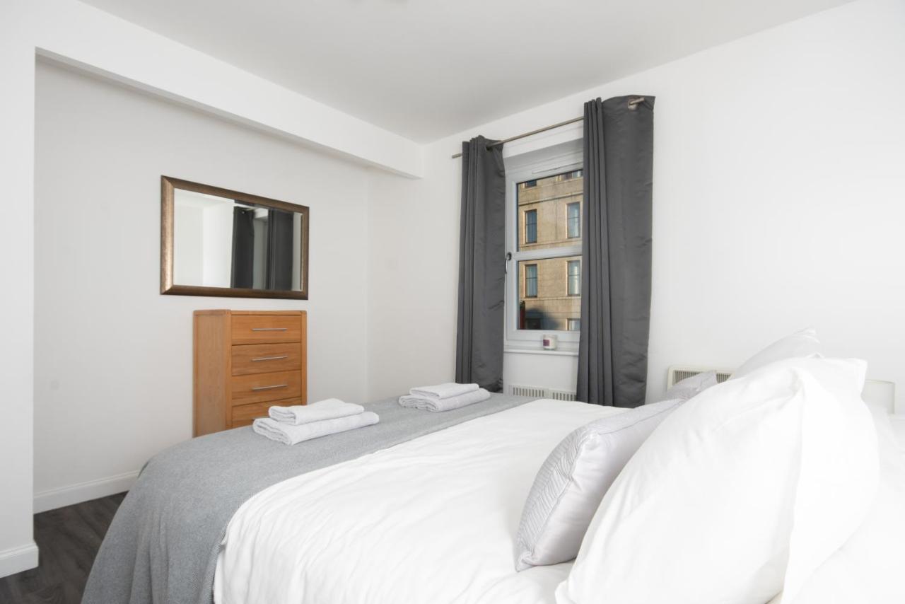 Dwellcome Home Ltd 2 Bedroom King & Double Central Apartment, Free Allocated Barrier Secured Parking Space At Rear Entrance & Fast Wifi, Ideal For Long Term Contractor, Corporate, Etc Stays, Regular Housekeeping Option - See Our Site For Assurance Aberdeen Exterior foto